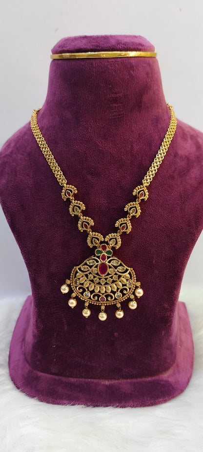 Simple pendent chain