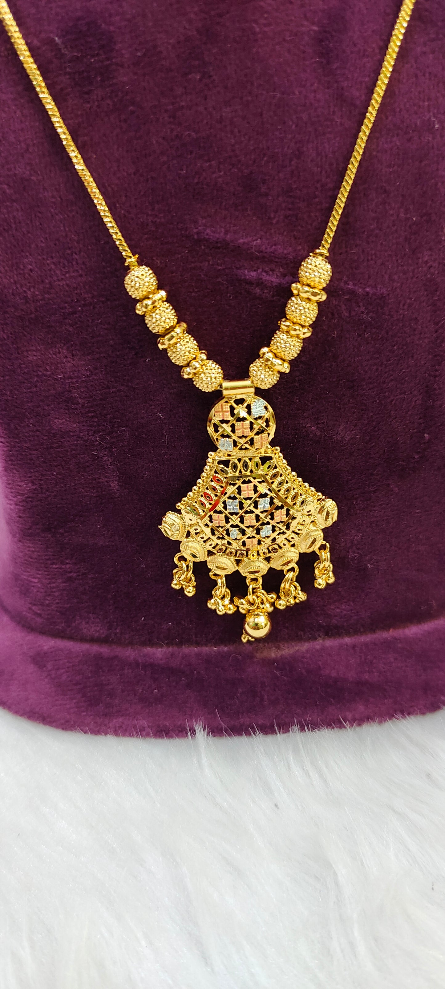 100% gold look pendant chain