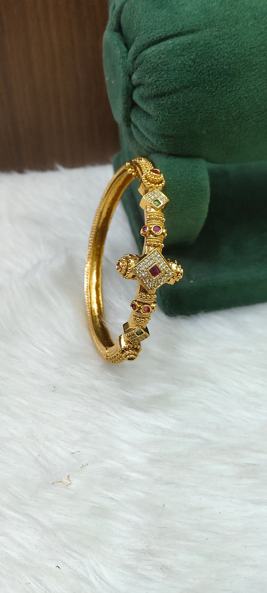 High premium nakshi openable kada bracelet (fit from 2.6 to 2.10)