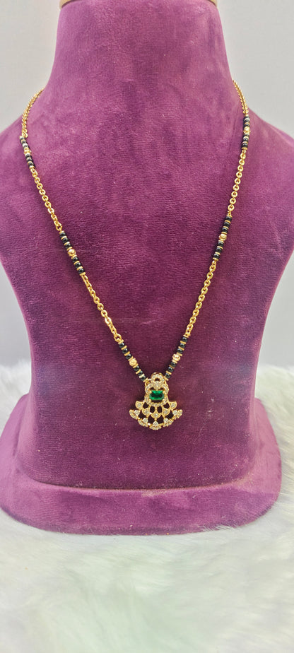 Simple dimond look black beads