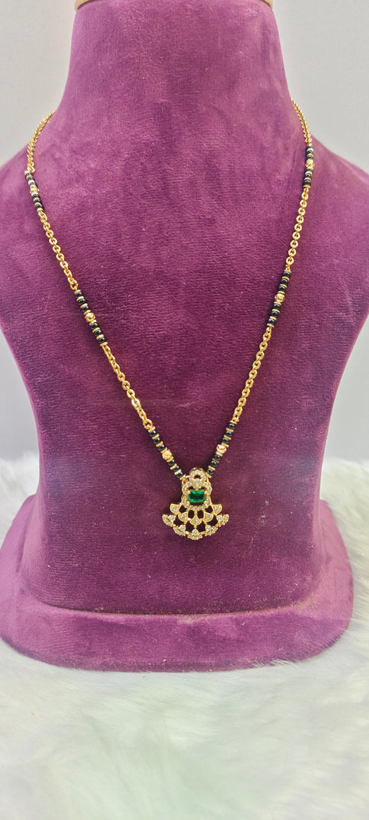 Simple dimond look black beads