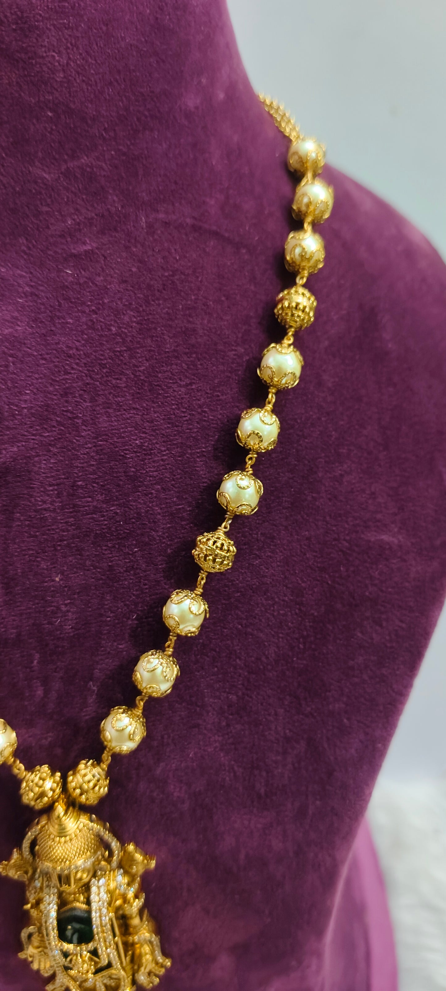 Hi quality antique nakshi 24 " length balaji pendant with beads chain