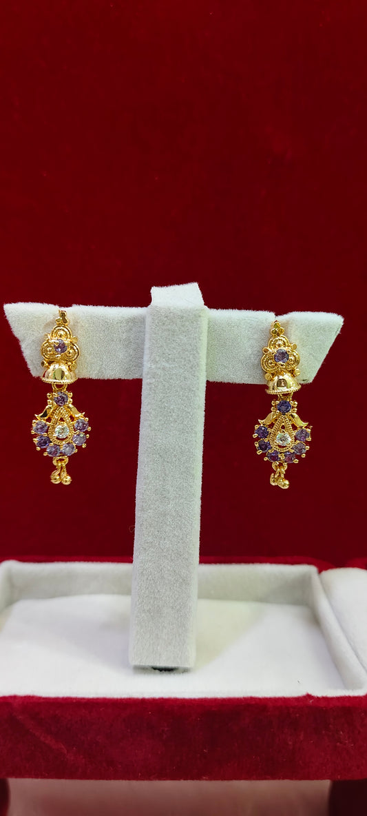 Stunning gold look earrings
