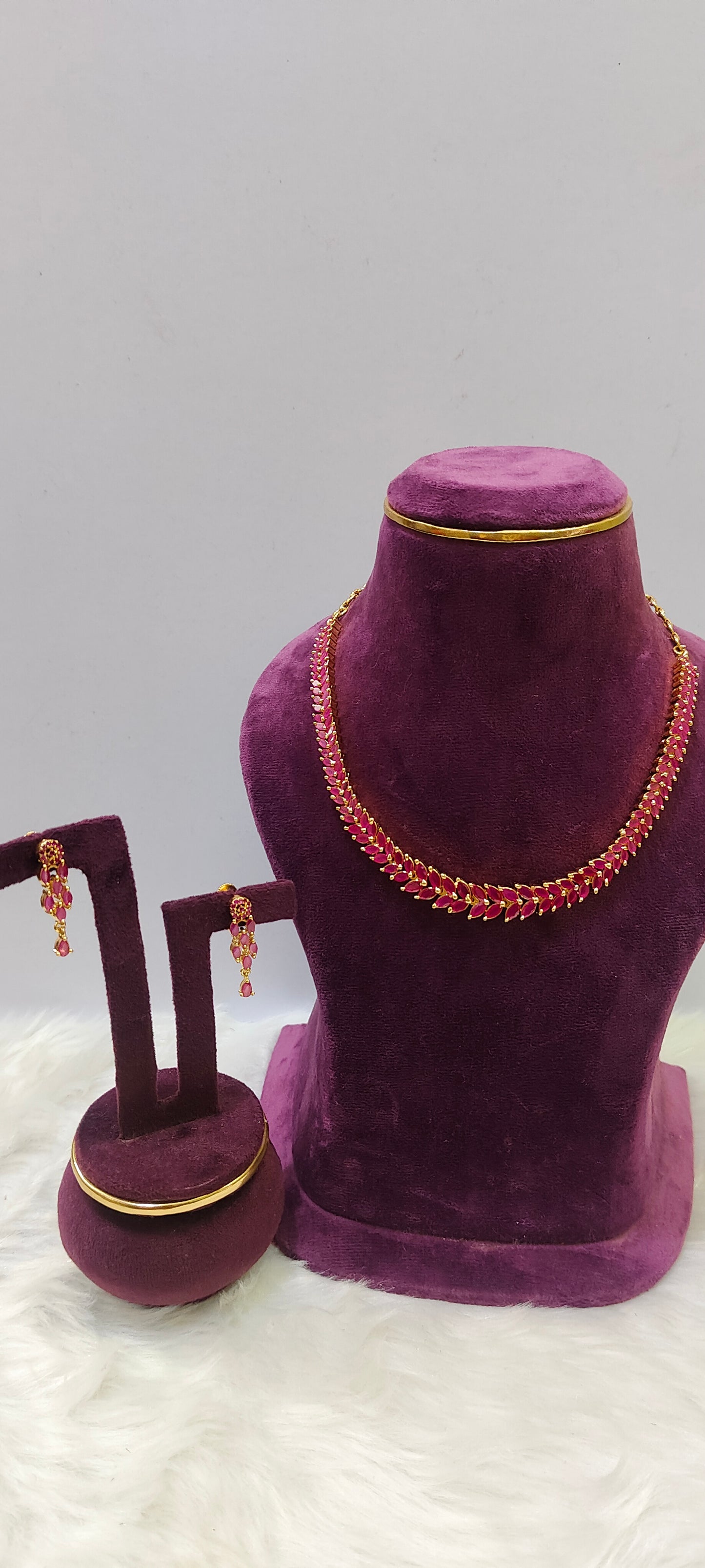 Classey ruby necklace set