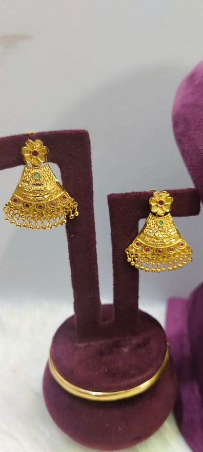 100% gold look necklace set