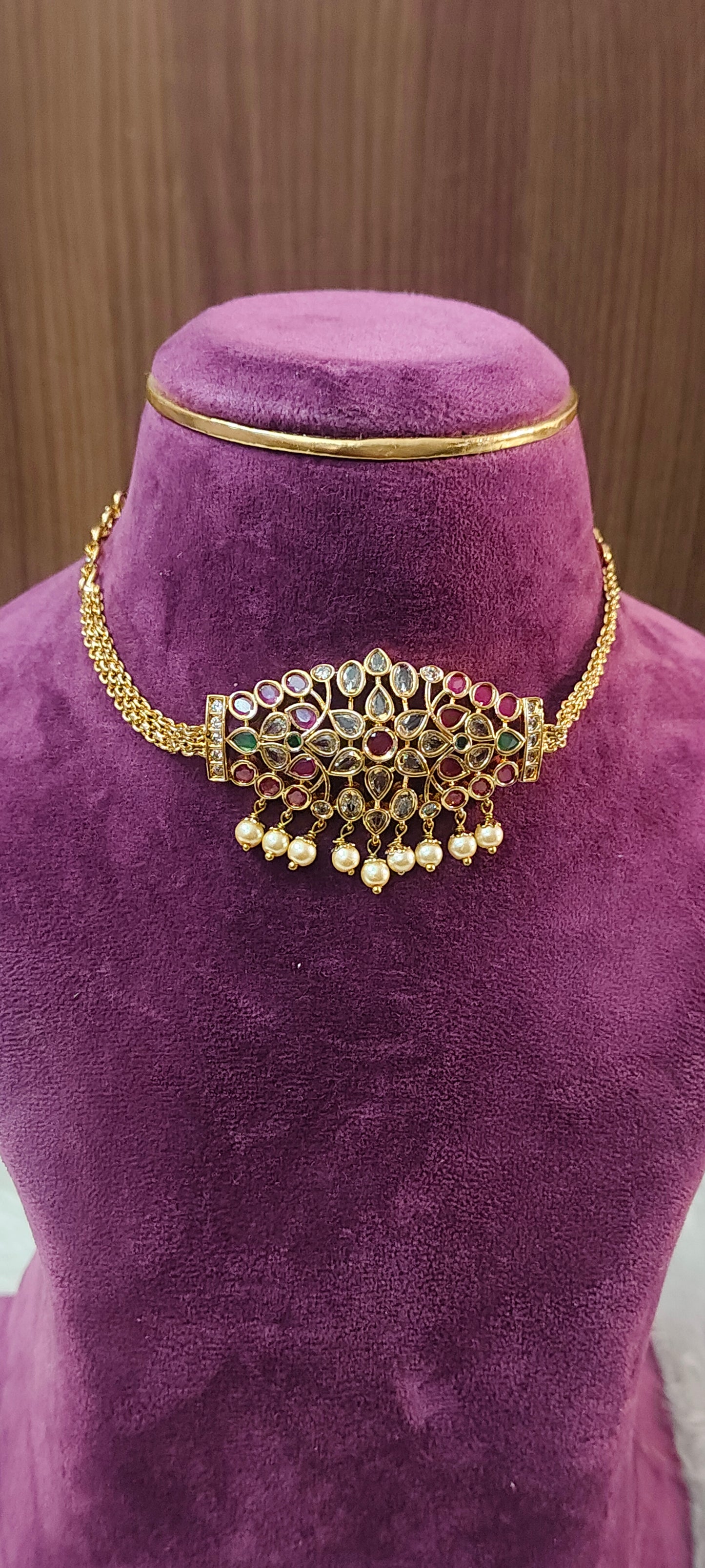 Simple baju badhi cum chocker necklace