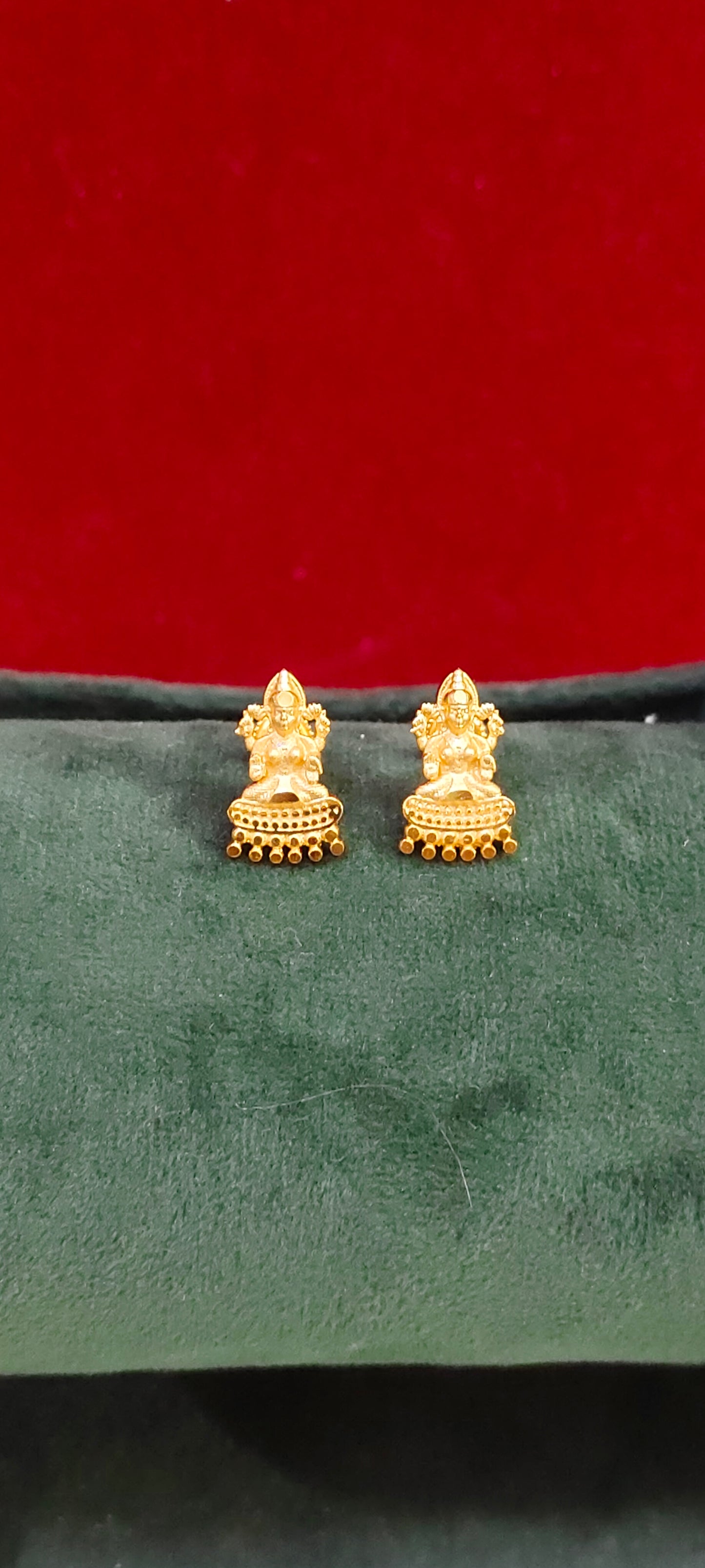 100% gold looka Lakshmi Devi studs