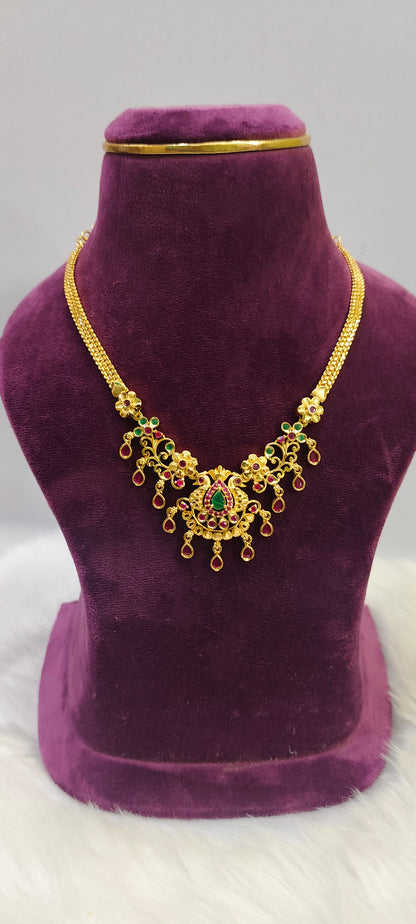 100% gold look simple necklace