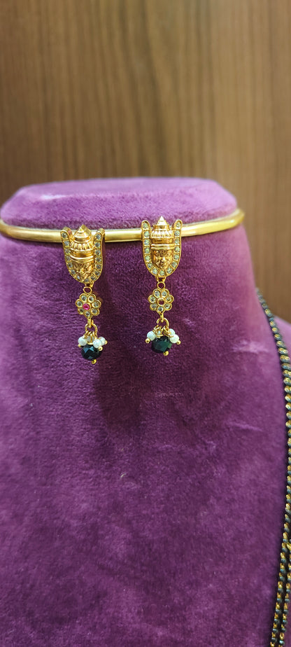 Simple nakshi 26" black beads with earrings