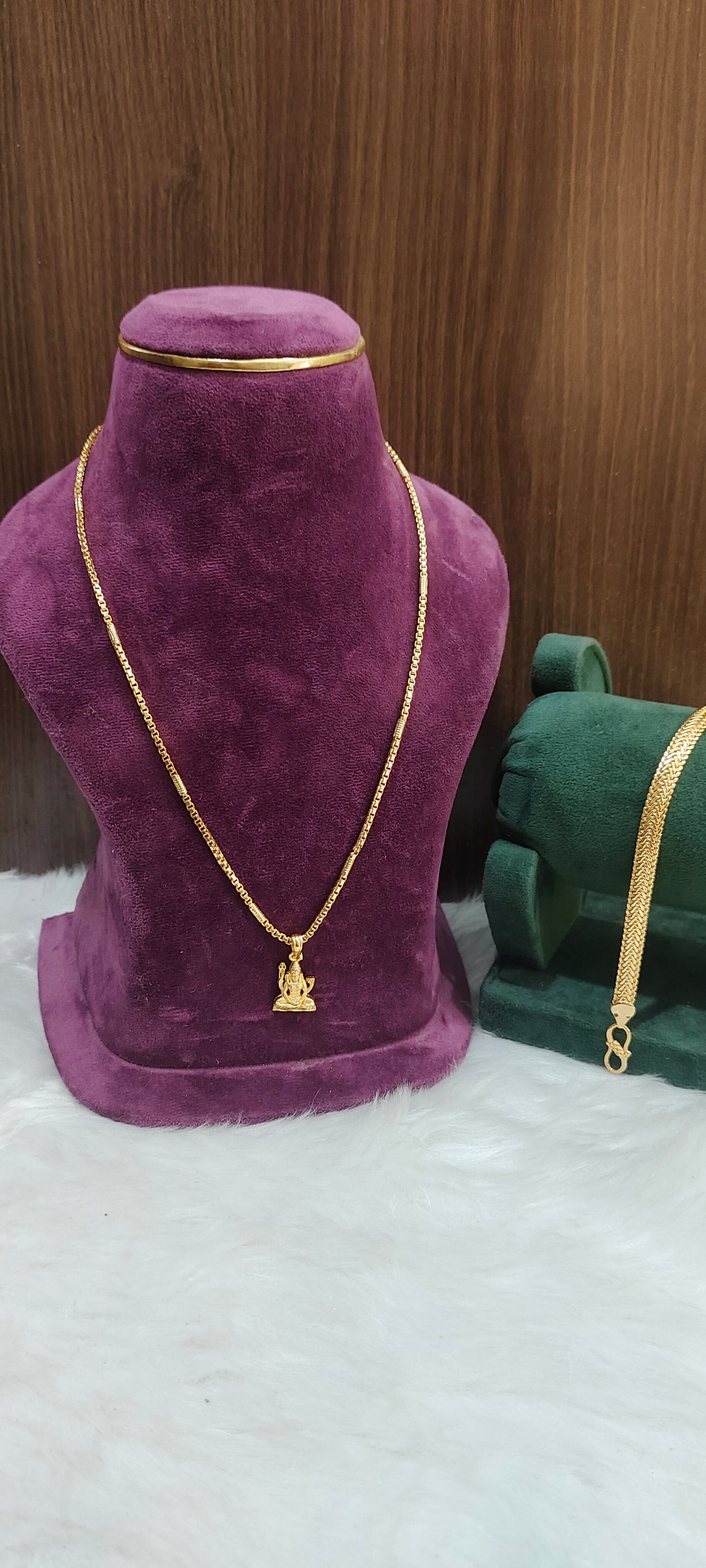 100 %gold look 18" length loard siva chain with 8" mens bracelet