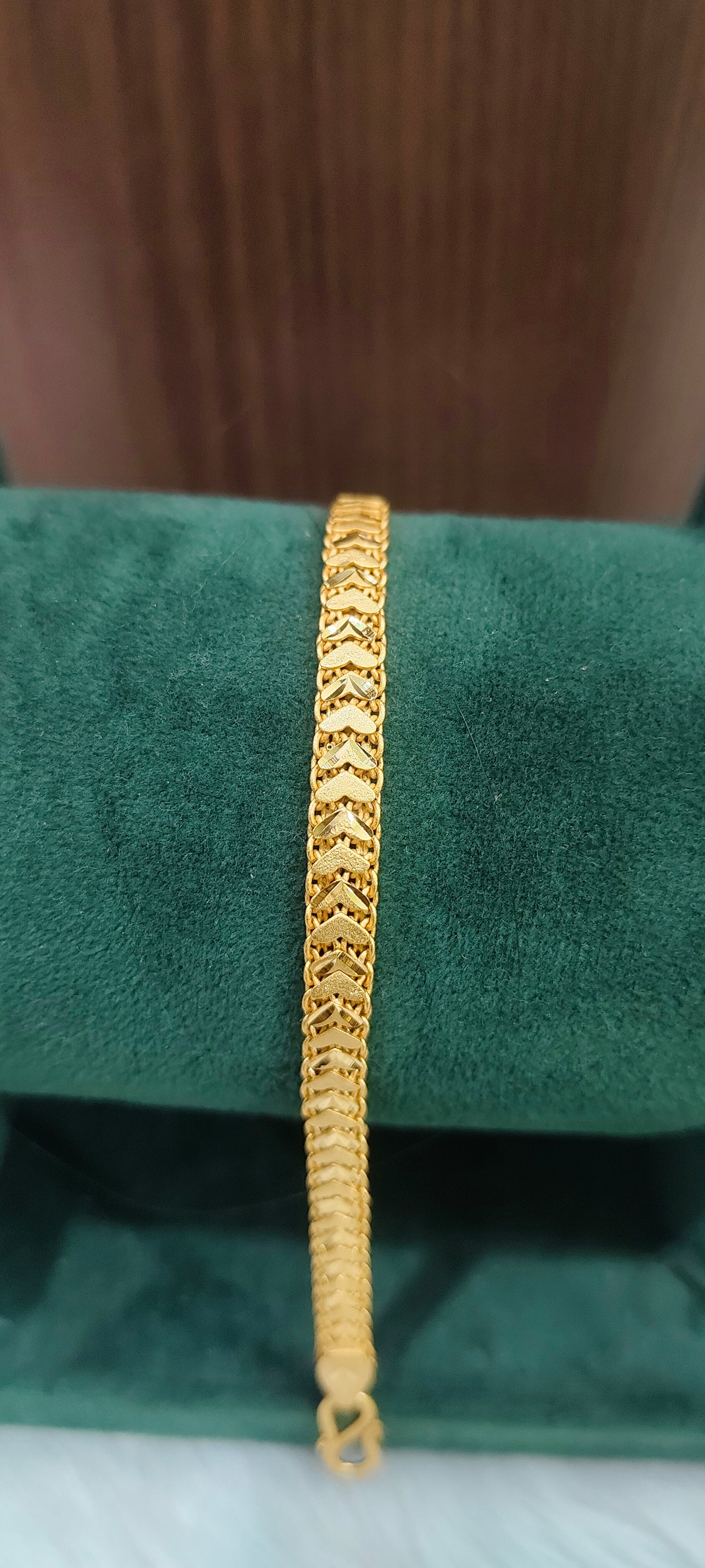 100% gold look Premium micro gold plated 8" length men's bracelet