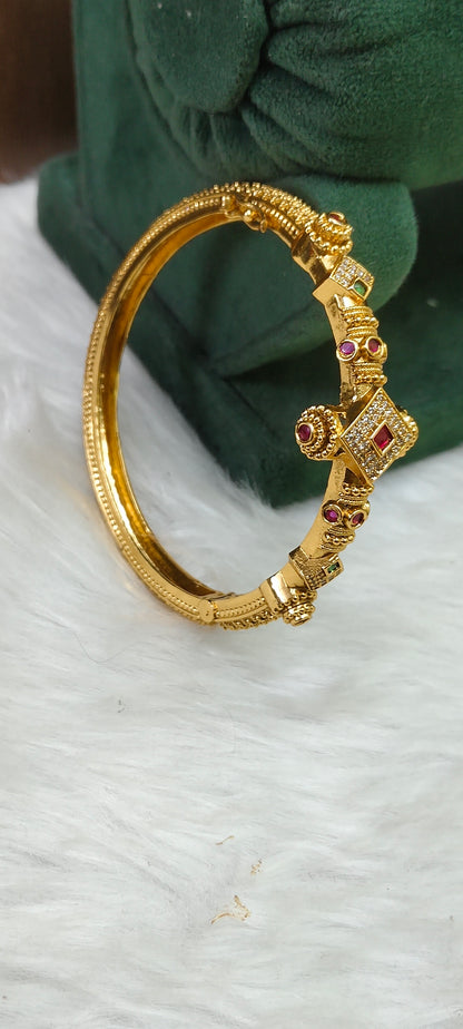 High premium nakshi openable kada bracelet (fit from 2.6 to 2.10)