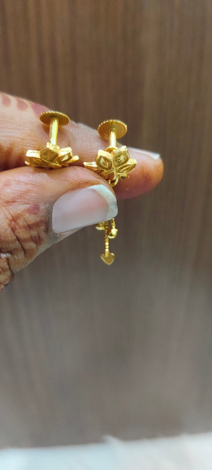 100% gold look string earrings