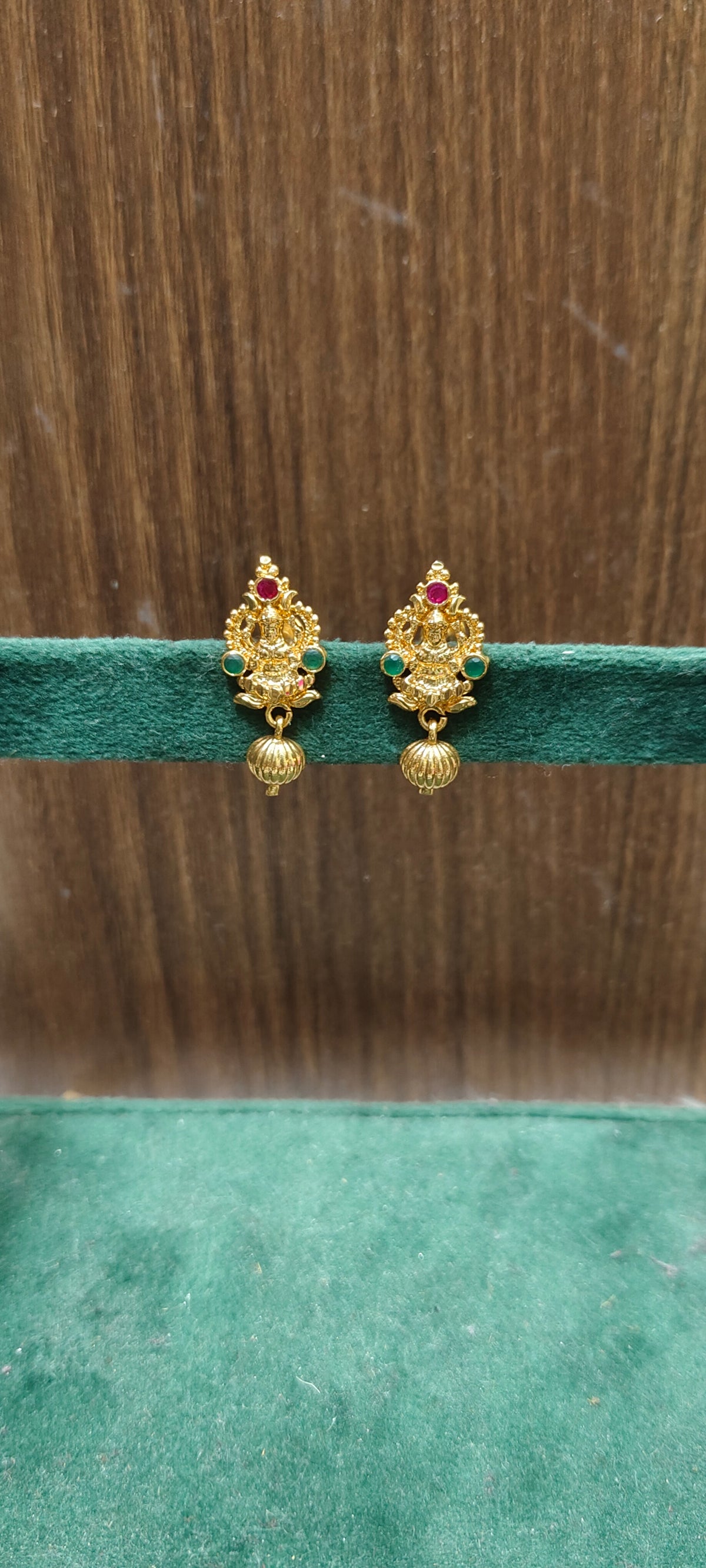 Premium micro gold plated daily wear ear studs