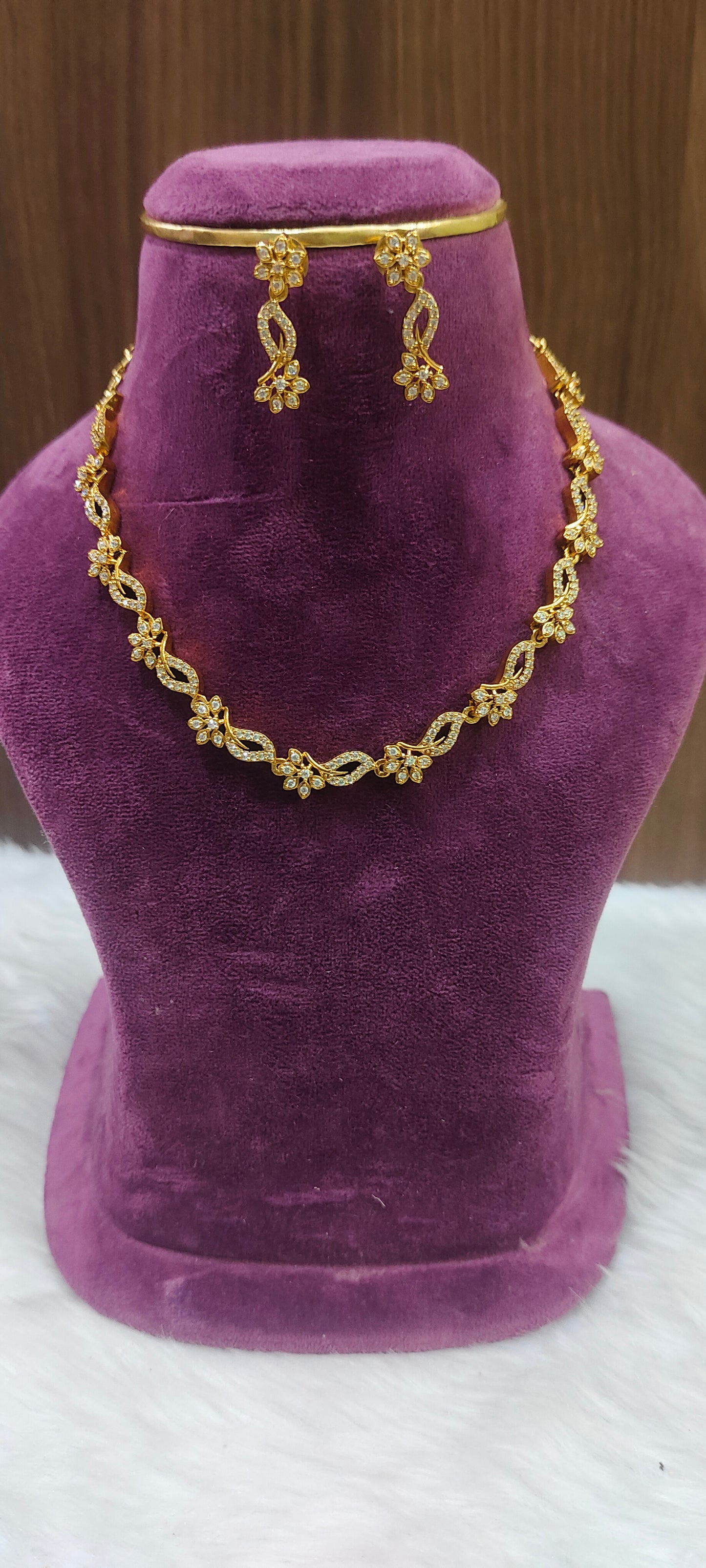 Simple diamond look necklace