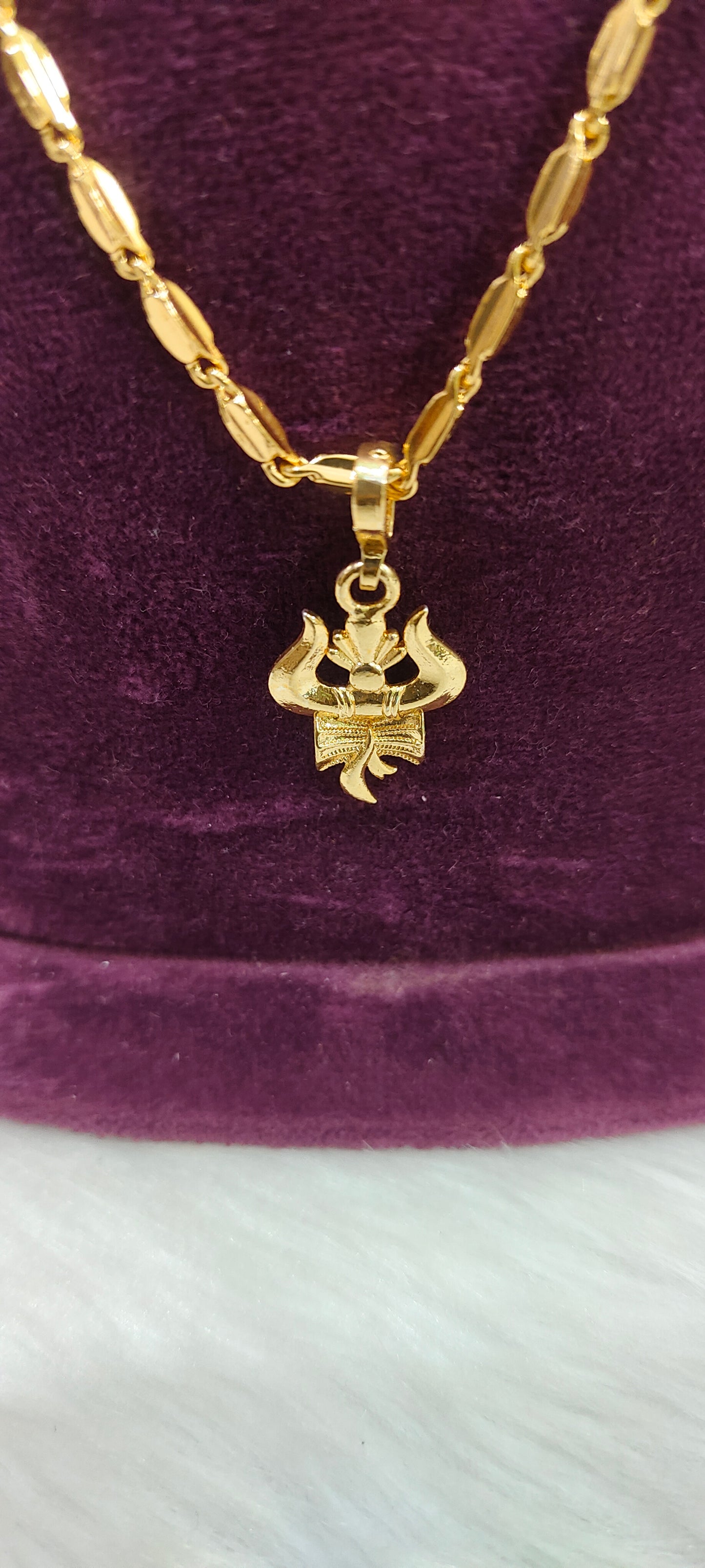 Premium micro gold plated 18" length trisul locket with rice model chain