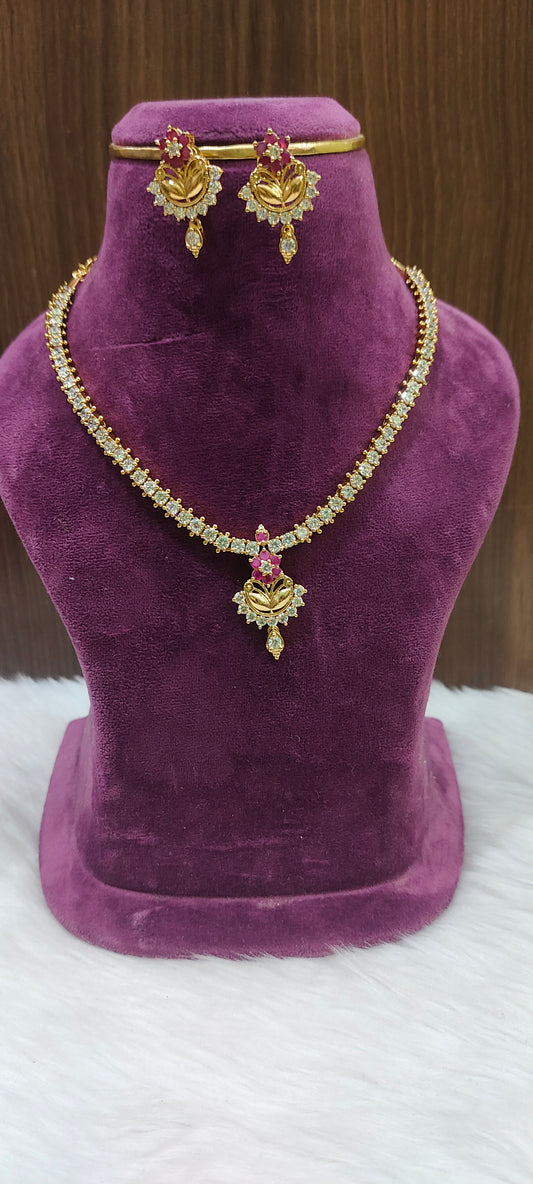 Simple dimond look necklace set