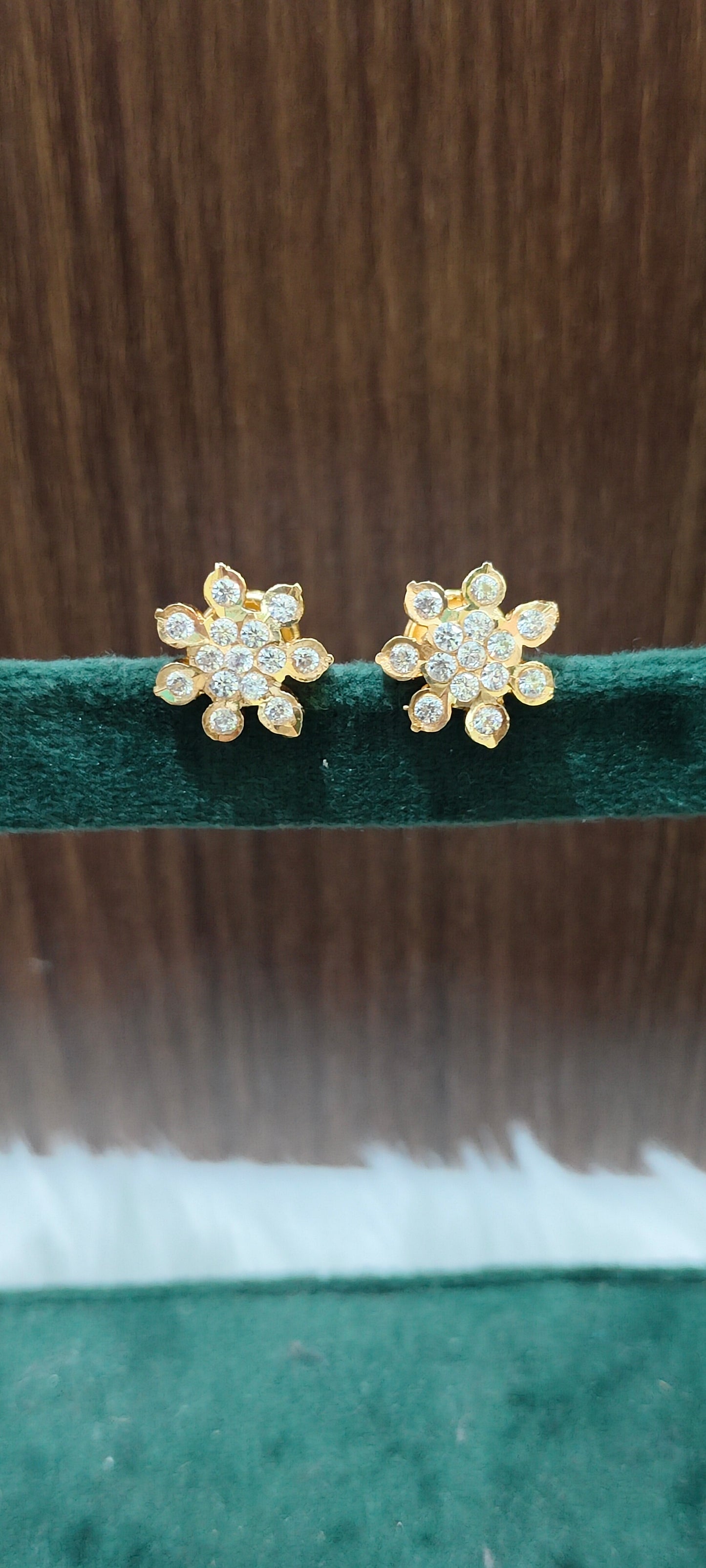 Pure panchaloham dimond look medium studs