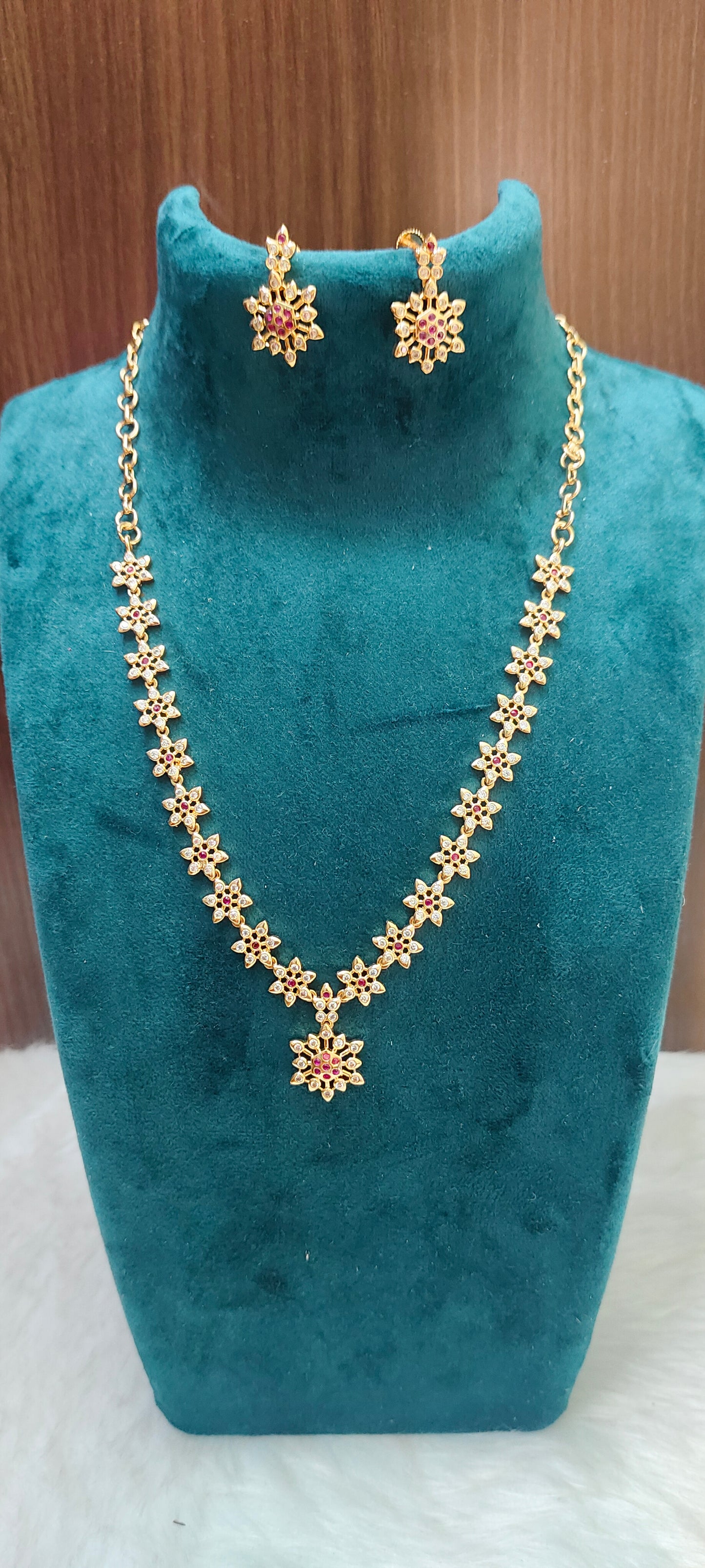 Simple daimond look panchaloham necklace
