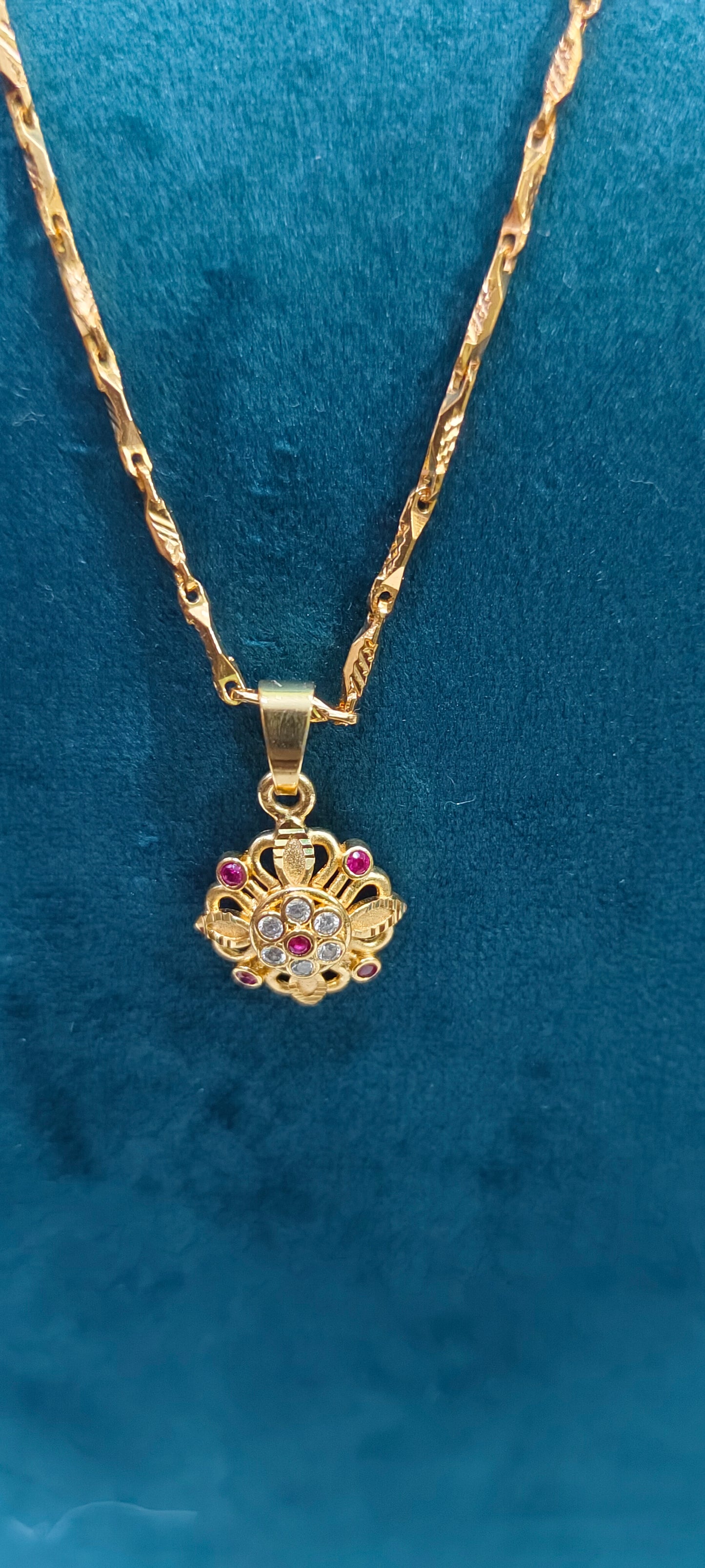 Premium micro gold plated 18" length flower pendant chain