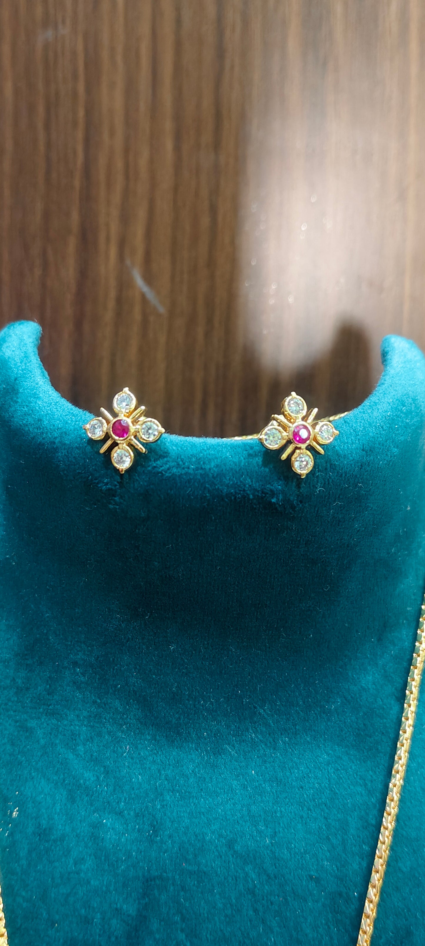 Pure panchaloham daimond look pendant chain with panchaloham studs (chain not panchaloham)