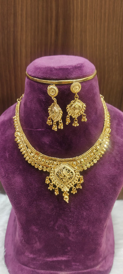 100% gold look necklace set