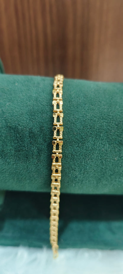 100% gold look ladies bracelet