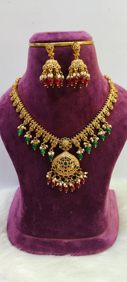 Elegant beads necklace set