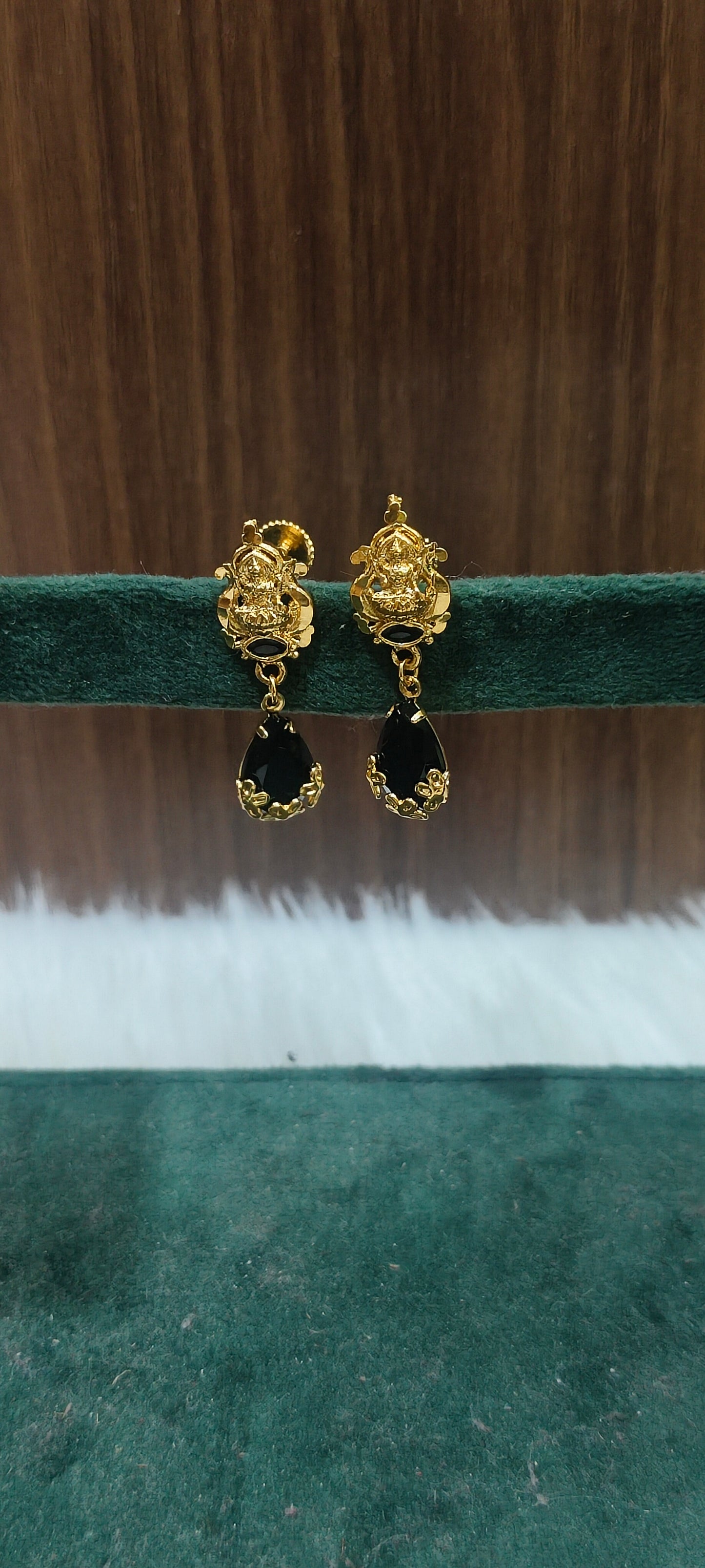 Premium nakshi screw back earrings