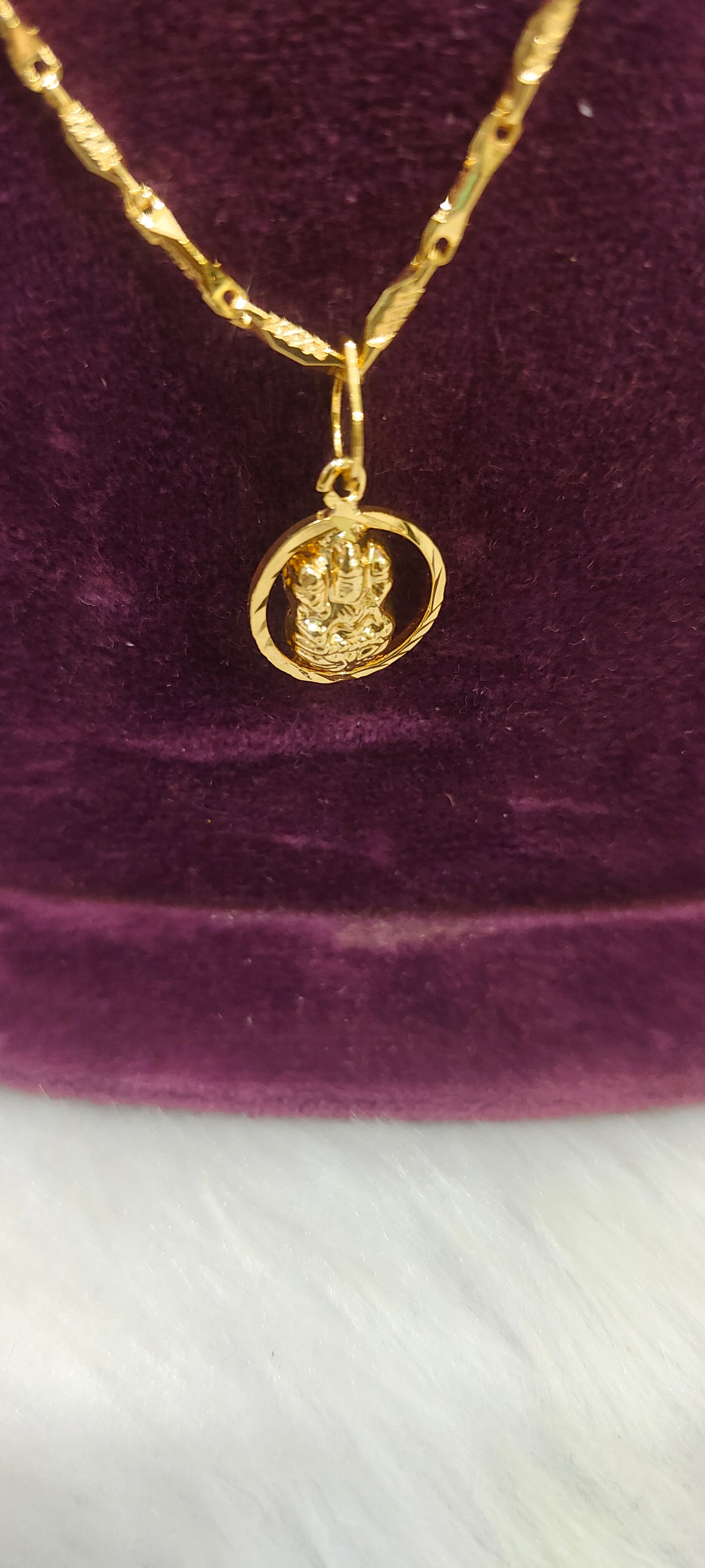 Premium micro gold plated 18" length Lakshmi Devi pendant chain