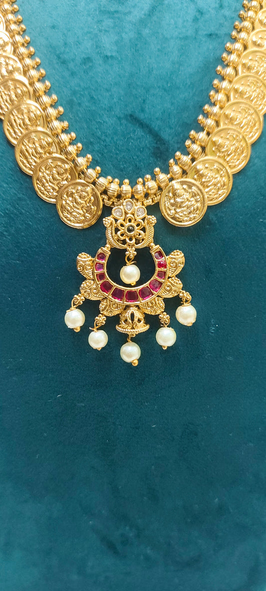 Simple gold look kasu necklace