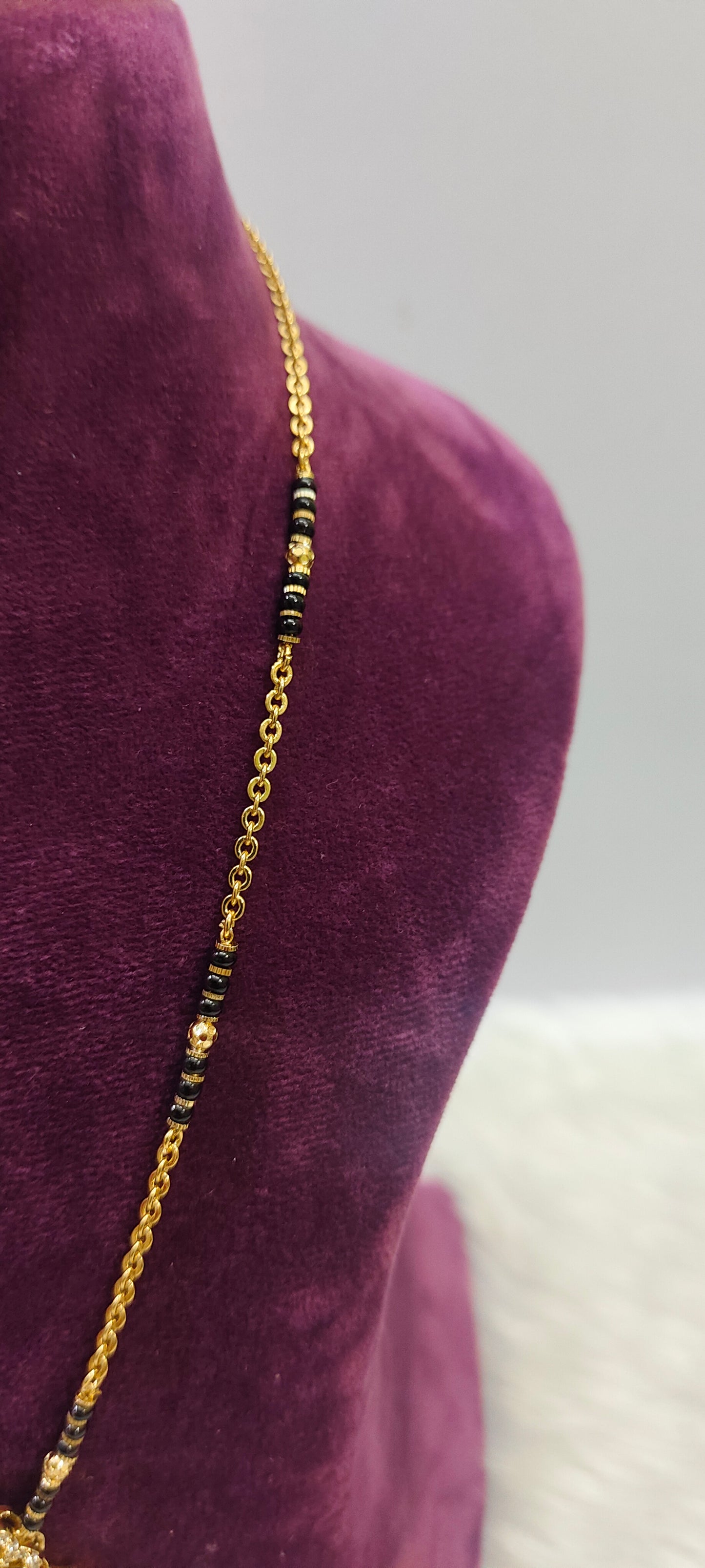 Simple dimond look black beads