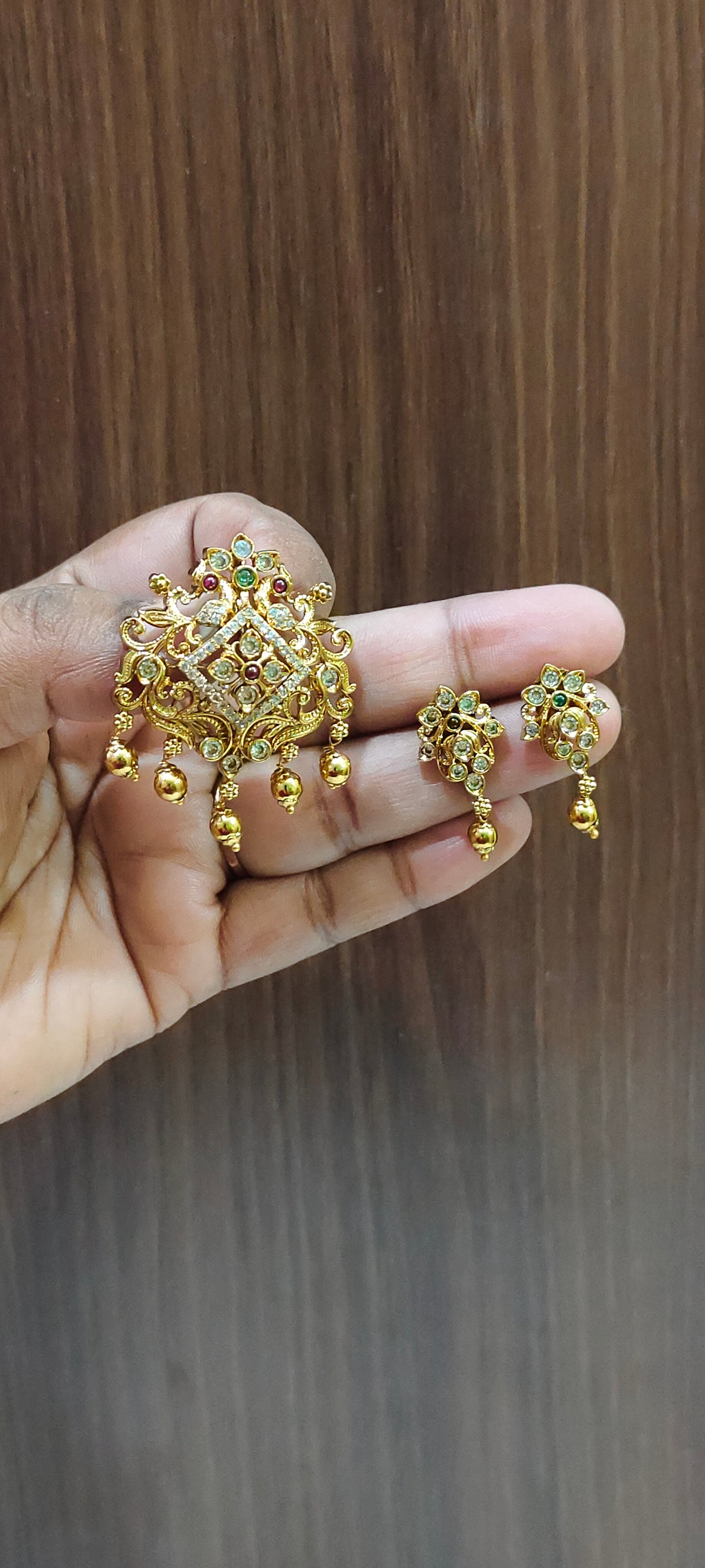 Premium nakshi pendant with earrings( u can pair with black beads or pearl chain or beads chain)