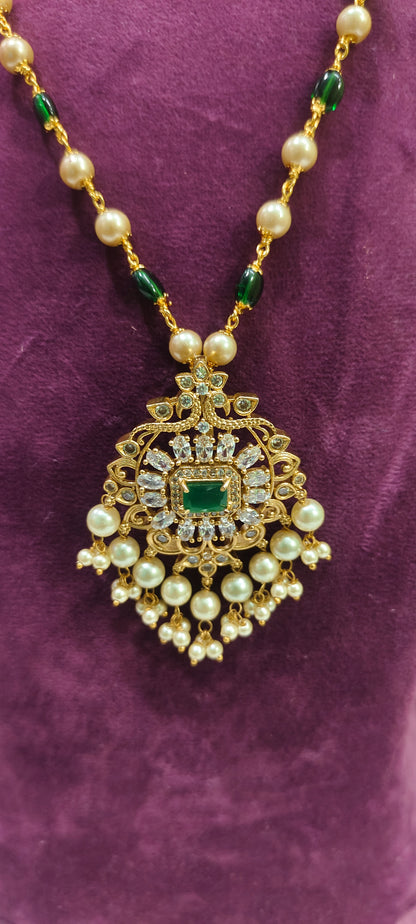 Classy beads pendant Chain with earrings