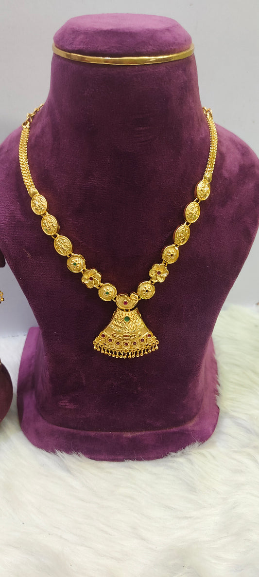 100% gold look necklace set