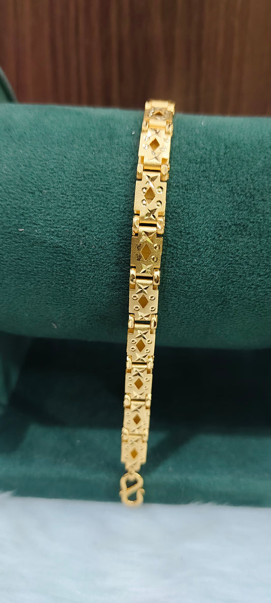 100% gold look 8" length mens bracelet