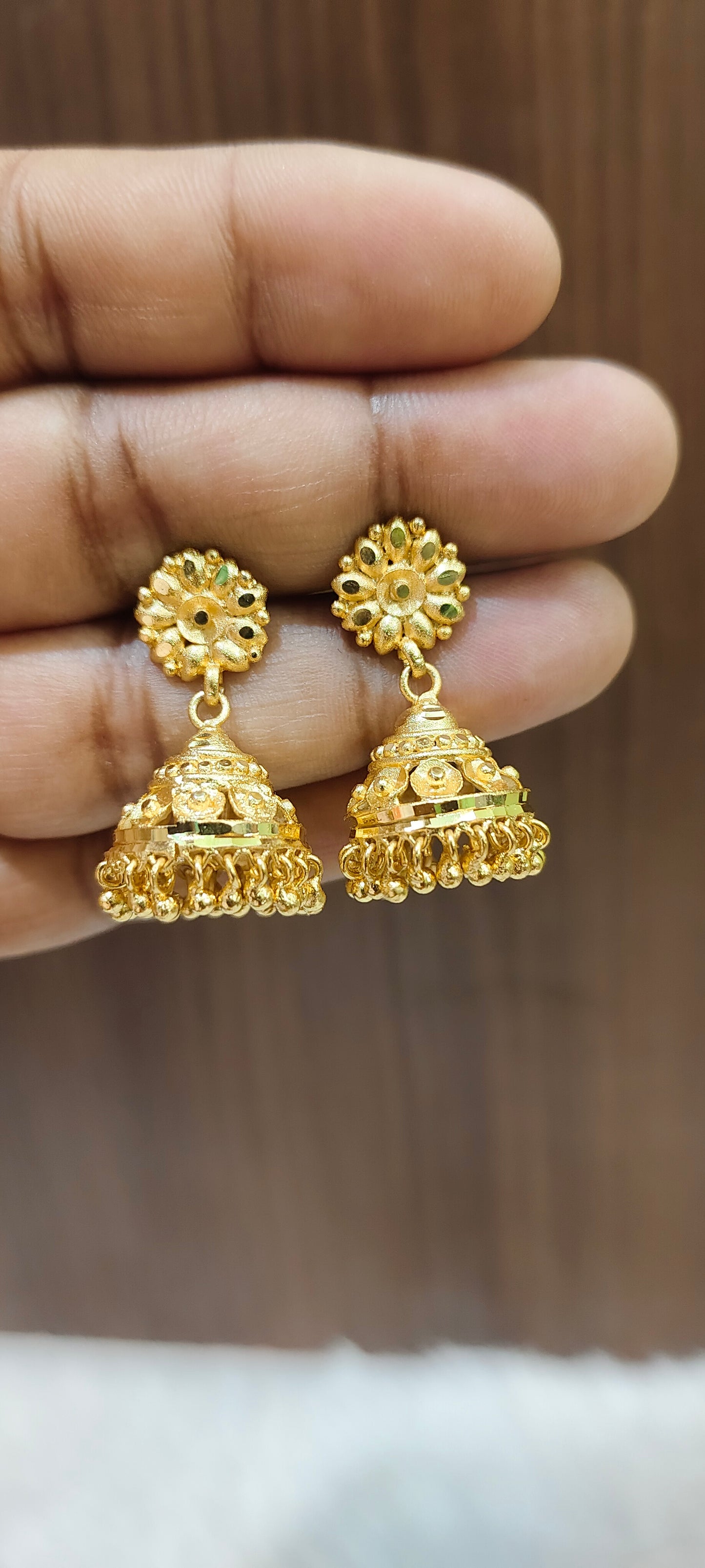 100% gold look medium Jumkas