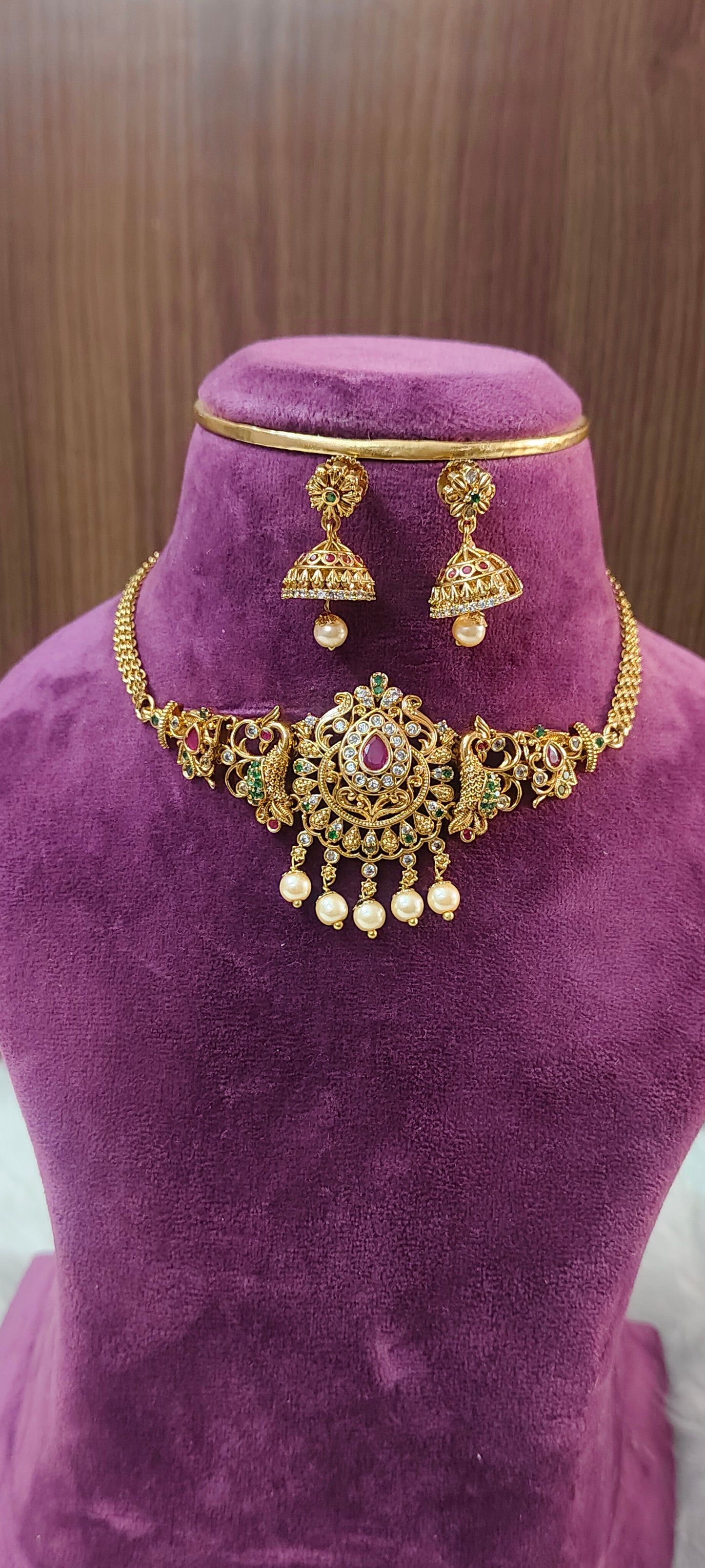 Simple nakshi choker necklace set with earrings