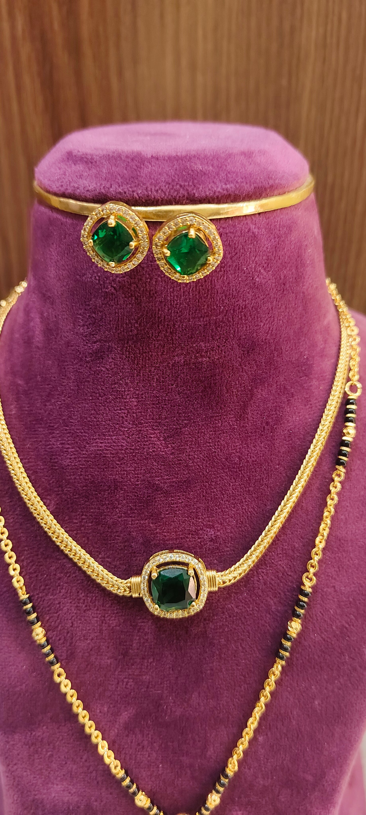 Simple necklace set with 18" length black beads combo