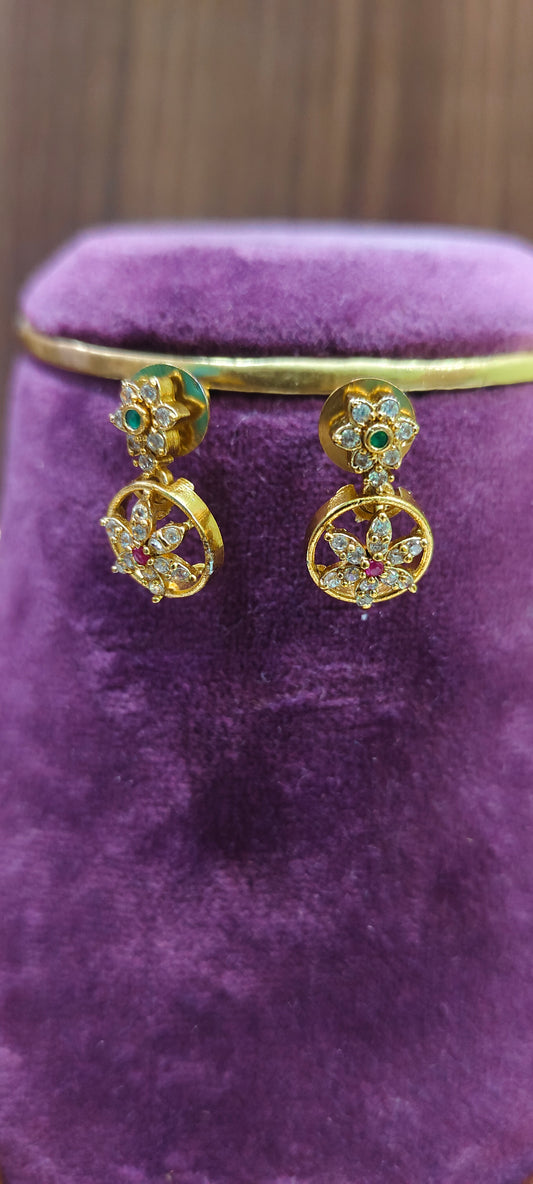 Simple dimond look necklace set