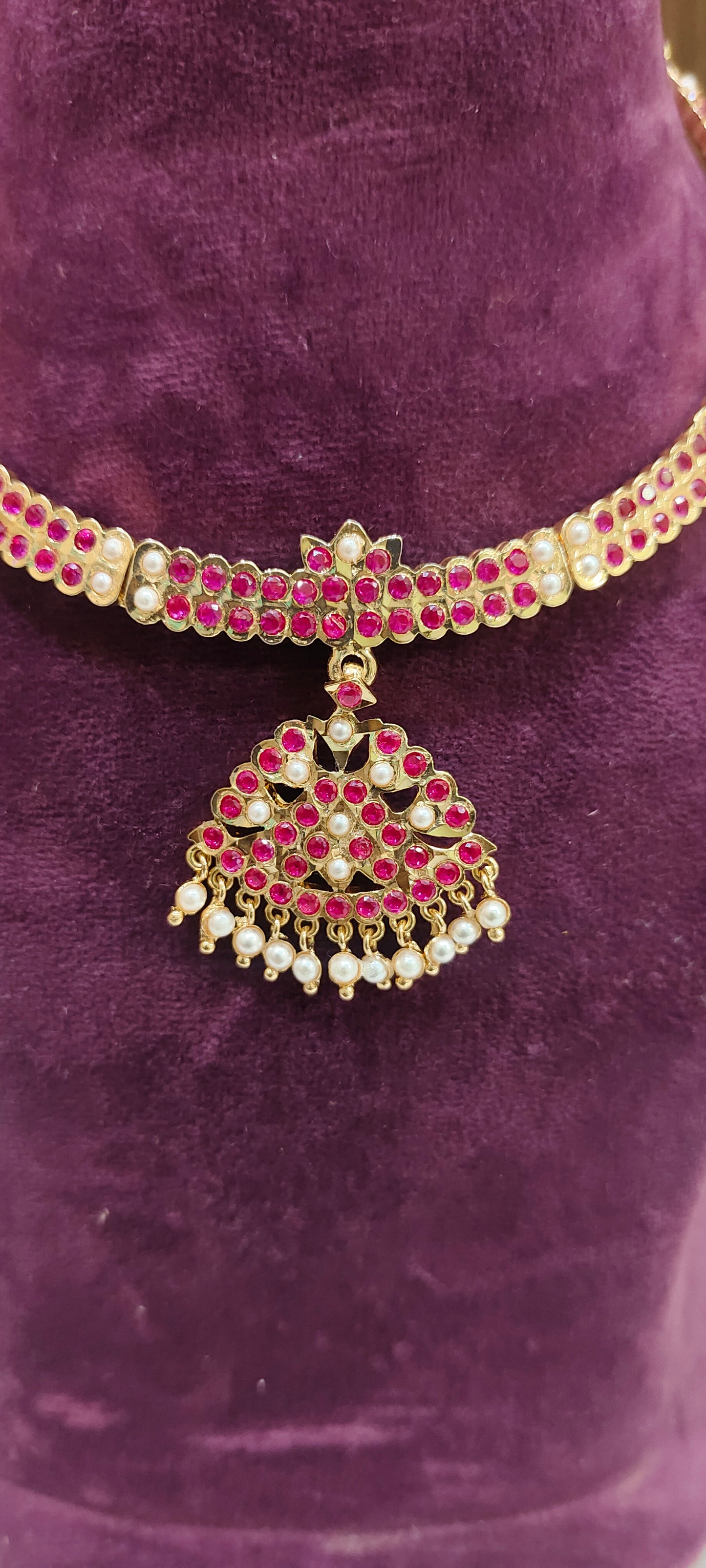 Pure panchaloham ruby kante( avoid this necklace if u have broad neck)