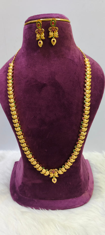 100% gold look Mango  haram