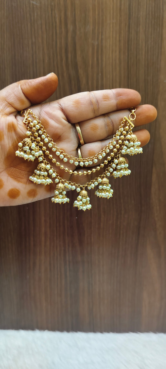 Beautiful pearl earchains