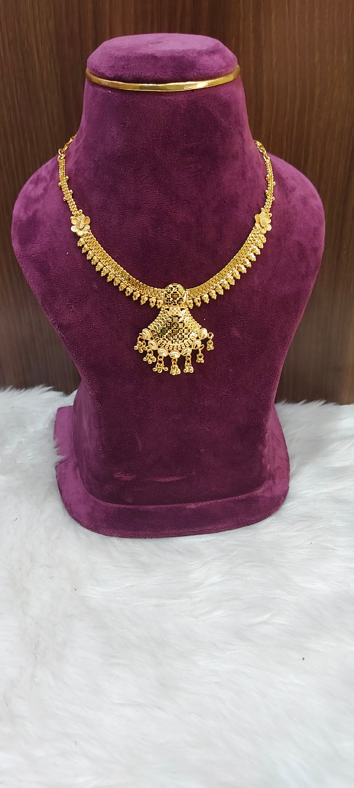 100% gold look simple necklace set