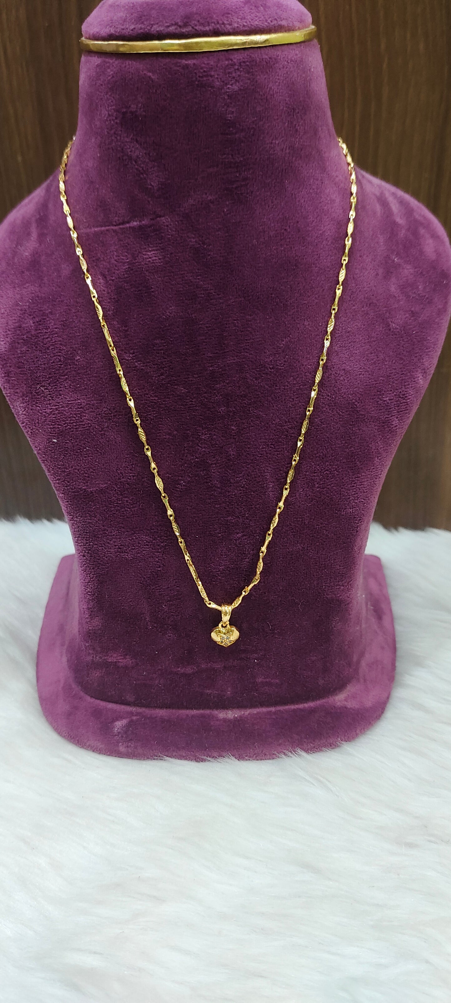 Premium micro gold plated daily wear 18" length heart pendant chain