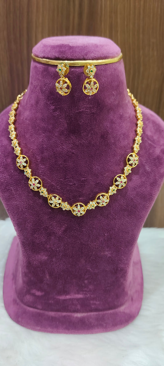 Simple dimond look necklace set