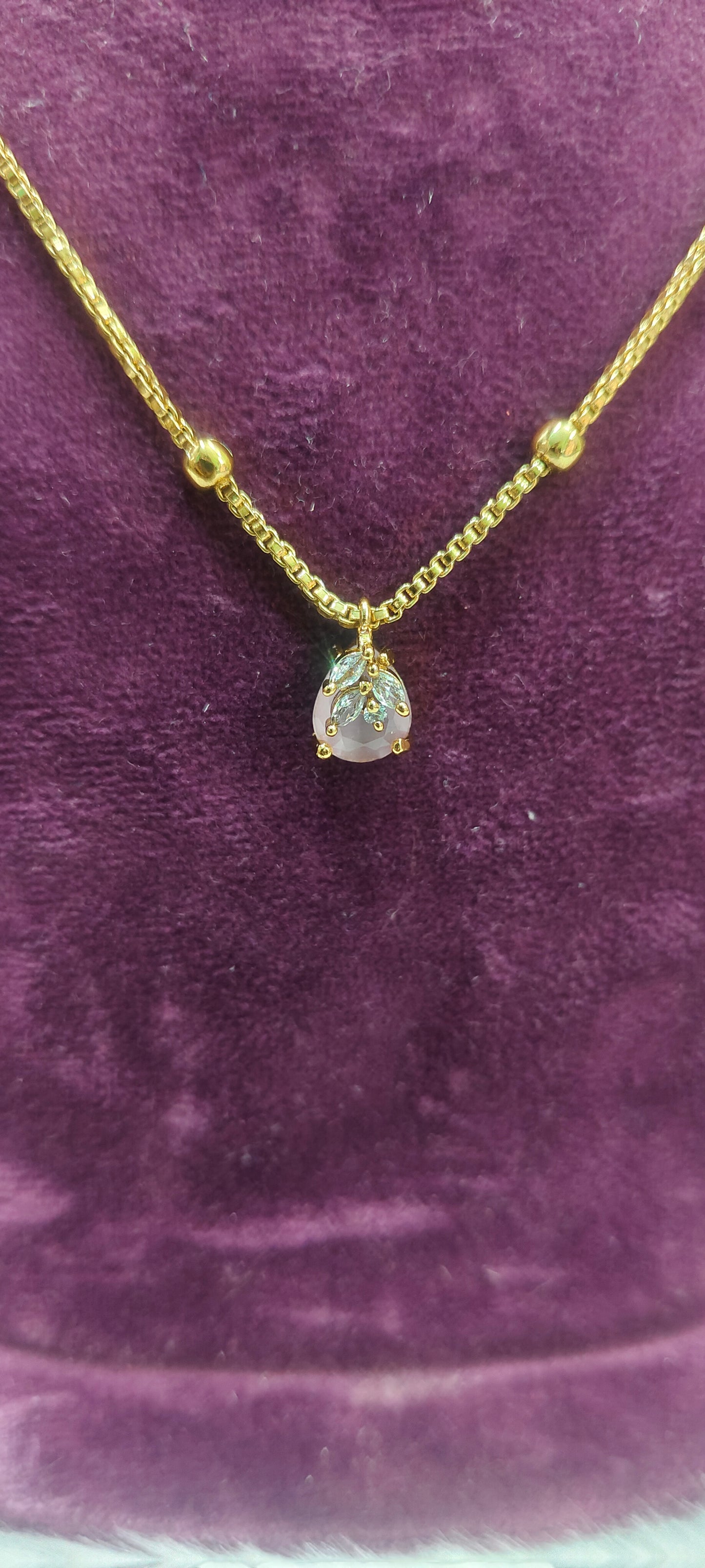 Simple and classy gold look chain
