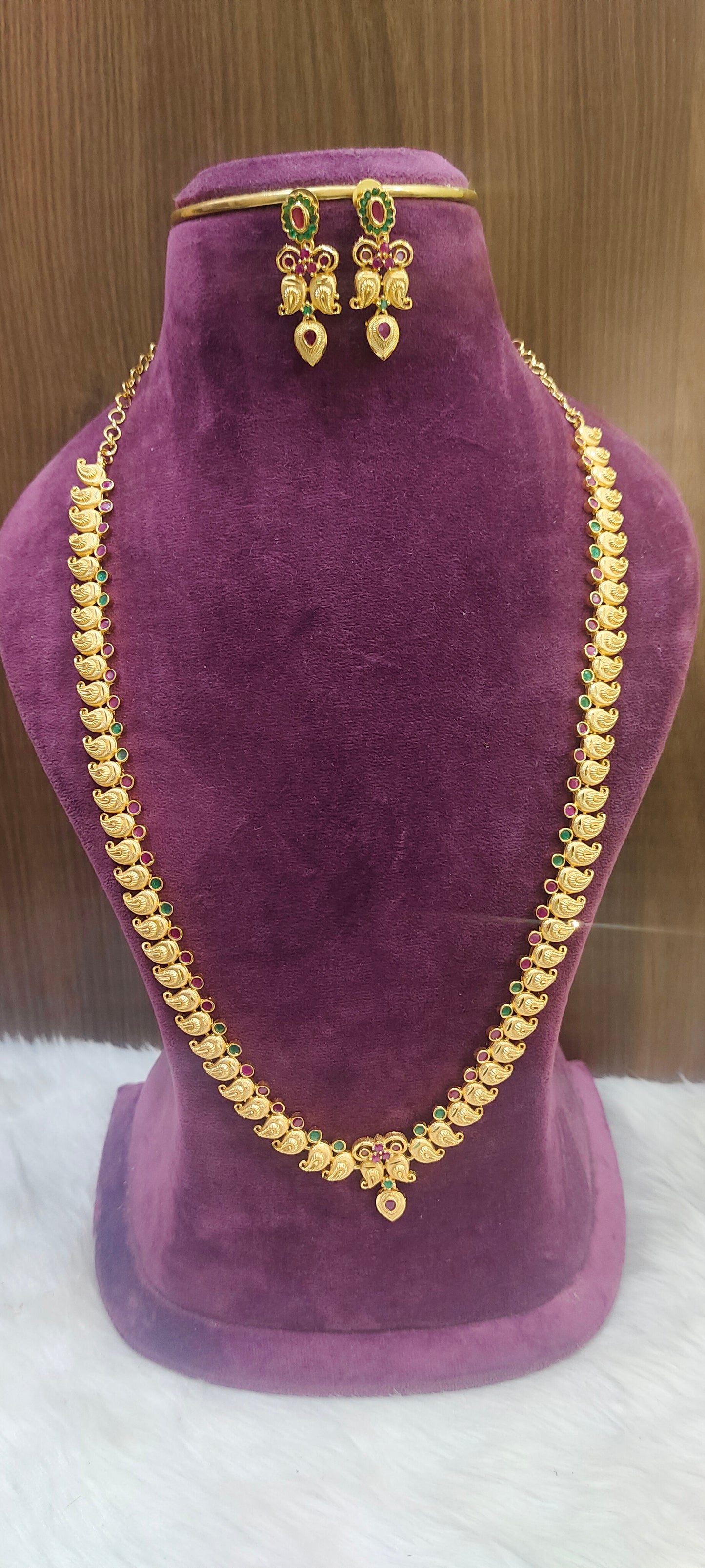 100% gold look mango Haram