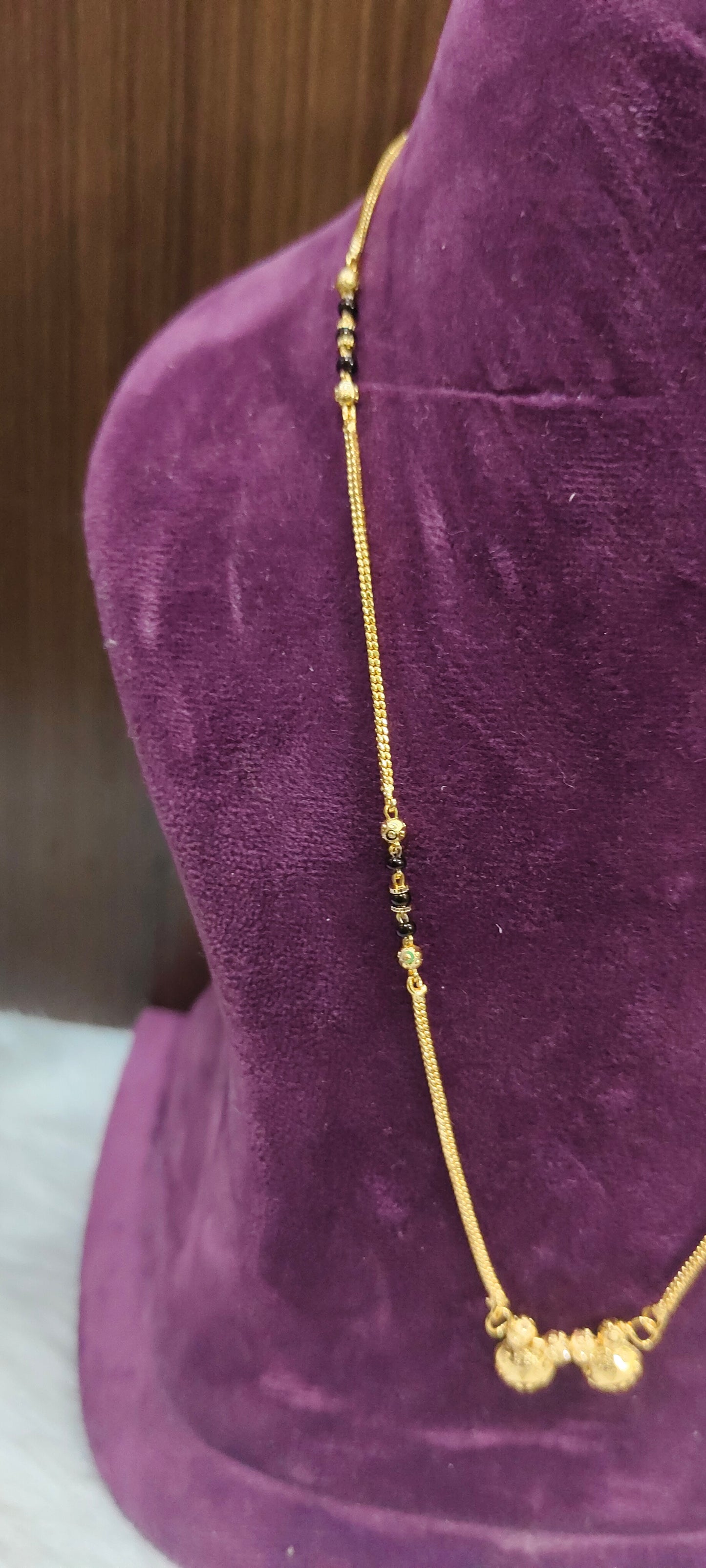100% Gold look 18" length short black beads