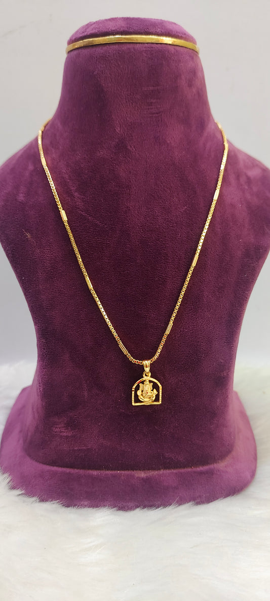 Gold look 18" length ladies short chain